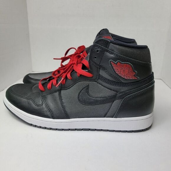 Nike Air Jordan Retro 1 High "Black Satin Gym Red "555088-060 Sneaker Size 13 - Picture 3 of 10